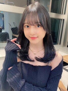 アイヴィ 表参道(IVY) 顔まわりカットが可愛い内巻き韓国ヘア　ツヤカラーダークトーン