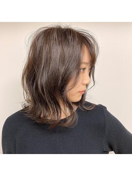 ラフヘアー(LaF) イルミナカラー×外ハネアレンジ