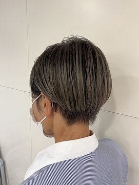 スパーク ヘアアンドフェイス(Spark HAIR&FACE) 白髪を活かした、デザインカラー！