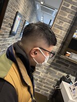ミリオンバックス 御徒町店(Million Backs)&nbsp;クロップ/スキンフェード/束感ショート<理容室>[メンズ/パーマ]