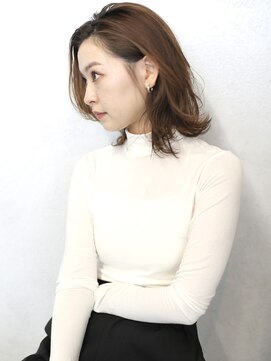 バース(BIRTH) 天神【BIRTH】くびレイヤー×外ハネボブパーマ×グレーベージュ