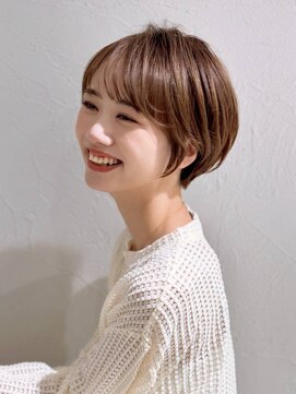 アンド ストーリーズ(&STORIES) 前髪あり耳掛け丸みくびれショートボブ20代30代40代50代(蘭)