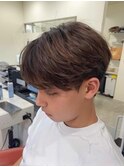 センターパートパーマメンズウルフカットメンズ髪型ヘアスタイル