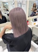 ピンクグレージュ