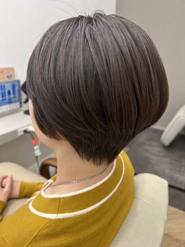 アルビス(arbis) 赤味を抑えたカラーとショートボブ