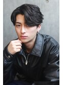 フェザーショート センターパート 黒髪 新宿