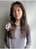 透明感たっぷりのロングヘア