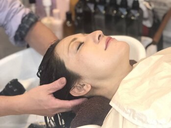 サロンジベレーザ(Salao de beleza)の写真/【明石/魚住】コリをほぐすマッサージで眠たくなるような心地よさ。頭皮からケアしながら癒しのひと時を◇