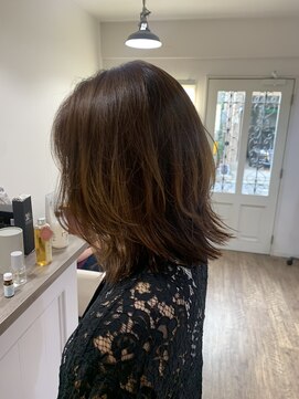 ビューティーラボ 関学前店(Beauty Labo) ミディアム外ハネレイヤー