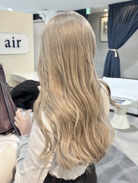 エアー 青山(AIR) ブロンドシルバーベージュブリーチレイヤーカット