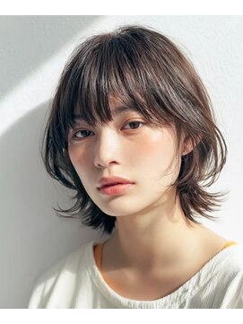 ミシェリー(misherry) #くびれショートボブ#大人アンニュイ雰囲気#アースカラー