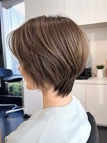 エムプラス 二子玉川(Mplus)&nbsp;【脱白髪染め】40代からの透明感ショートヘア A Mplusミズイデ