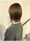 大人のツヤ感くびれミニボブ