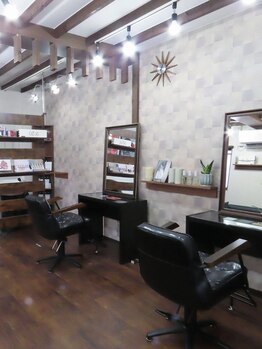 テト(teto)の写真/木目調の落ち着いた空間でゆったりとした時間が流れる居心地の良いサロン。周りを気にせずリラックス♪