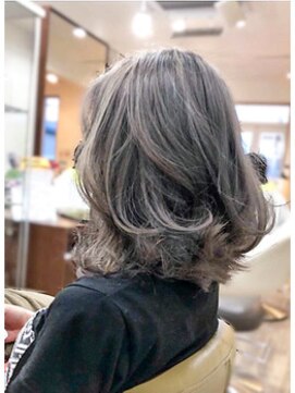 コジック ヘアアンドアイ(Cogic hair & eye) 透明感ハイトーンWカラー☆シルバーグレールーズボブパーマ