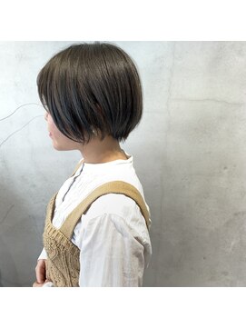 ミント(mint) 暗髪カーキグレー&ショートボブ