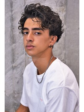 美容室ピュール(PUUR) スパイラルパーマ/かき上げヘア/七三オールバック/ツイスト