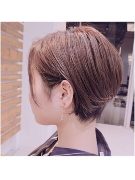 ルー(loup) ショート♪前下がりショート/前髪なしショート/ツートーンカラー