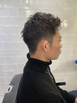 メリケンバーバーショップ フクオカ(MERICAN BARBERSHOP FUK) ニュアンスパーマかきあげフェード