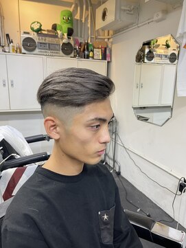 メリケンバーバーショップ フクオカ(MERICAN BARBERSHOP FUK) スキンフェード