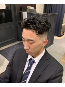 クフィア メンズヘアー カンポ 難波店(CUFFIA MEN'S HAIR CAMPO) <メンズ>スキンフェード パーマスタイル/ベリーショート