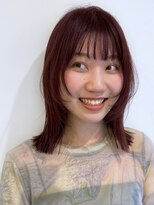 ぷつっと質感の外ハネ切りっぱなしボブ×フェイスレイヤー