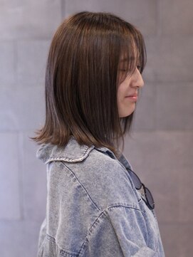 ディスコネクト(DISCO-N-NECT) 切りっぱなしボブ　外ハネボブ　ストレート　艶トリートメント