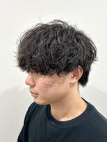 ヒュイル バイ ニアウ(Hwyl by Niau)&nbsp;シャドウパーマミニウルフメンズカットパーマ波巻きスパイラル