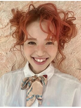 ディレクション(Direction) ブリーチカラー　派手髪　デザインカラー　ヘアアレンジ