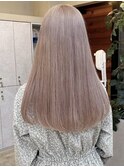 グレージュ切りっぱなしボブ前髪ありミニボブミルクティベージュ