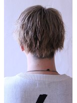 エヌドット 高井田(n.)&nbsp;20代30代・ミディアムセンターパート×ブロンドソフトツイスト