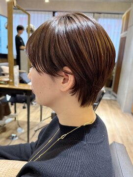 ヘアリゾート粋 新宿三丁目本店 《前地 麻衣》耳かけでタイトに可愛い！今旬耳かけショート
