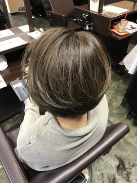 ヒスヘアー クリエイティブスペース(hys hair creative space by lauto) ハイライトグラデーションショートボブ