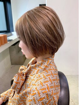 アルバム 新宿(ALBUM SHINJUKU) ミルクティーベージュカラー_外ハネボブネオウルフ_ba271192