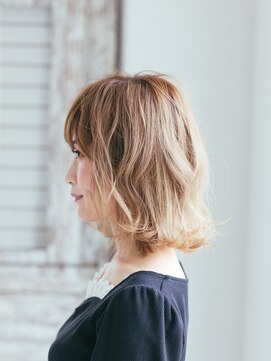 ヘアアンドリラクゼーション シャッセ(Hair&Relaxation SASE) カーリーボブ