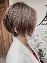 ジェービーヘア 稲毛(jb hair)&nbsp;大人可愛い30代40代ハイトーンカラー前下がりショートボブ