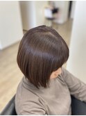長めの前下がりショートボブ