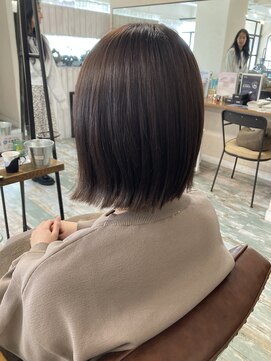 リノカヒリ(Lino kahili) パツっとボブ