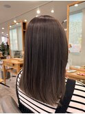 ナチュラルグレージュ