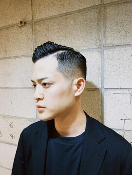 フランクスバーバーザスタンド(Frank’s barber the stand) 73フェードサイドパートE