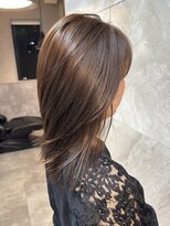 ドゥマン(Demain) 艶ブラウン×レイヤーカットで軽やかに30代・40代に◎大人ミディ