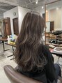 アオゾラヘアーカミノウラ(AOZORA HAIR kaminoura) ハイライトを細めに入れてグレージュカラーにしたスタイルです!