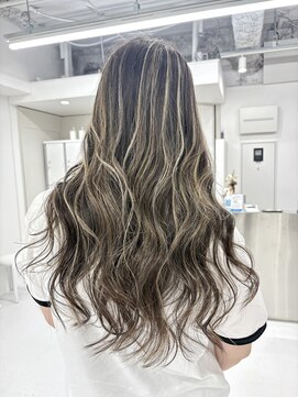 ギア(GEAR.) 三宮で叶う【ハイライトスタイル】海外風