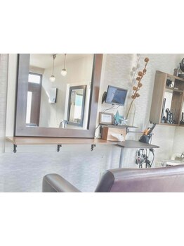 経験豊富なスタイリストがマンツーマン施術♪一人一人に寄り添った接客で、あなたの想いをカタチにします。