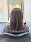 ほんのりオリーブグレージュ