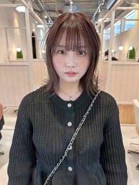 シダ(sida) マフラーやタートルネックにぴったり♪「外ハネレイヤーボブ」