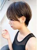 earthショートレイヤーボブミルクティー丸みショートボブ