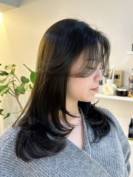 リー 四ツ橋(Lee) 【心斎橋】艶感×透明感あるダークオリーブ