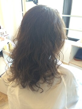 カタチヘアー(HAIR) 自然とカガクの融合。。。ロングパーマのカタチ