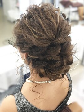 ビューティーサロンラエラ(Beauty salon laera) 波ウェーブアップスタイル/結婚式・イベント・ライブに！